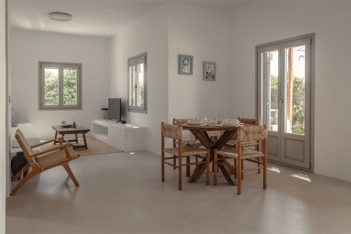 Siora of Paros – Malatesta gallery image 4