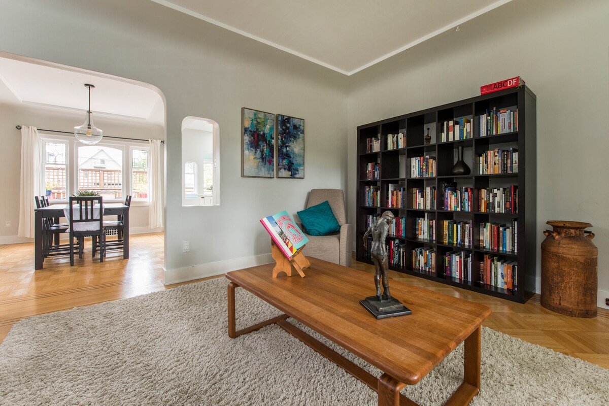 5BR/3BA Spacious Home – Garden, Deck, Near Parks gallery image 3