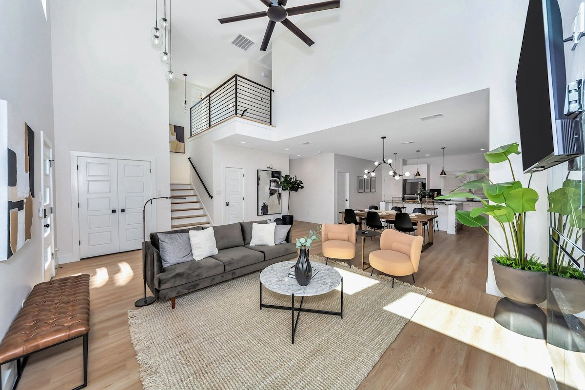 Modern 3 Br/3 Bth Near Downtown, Fair, Convention gallery image 3