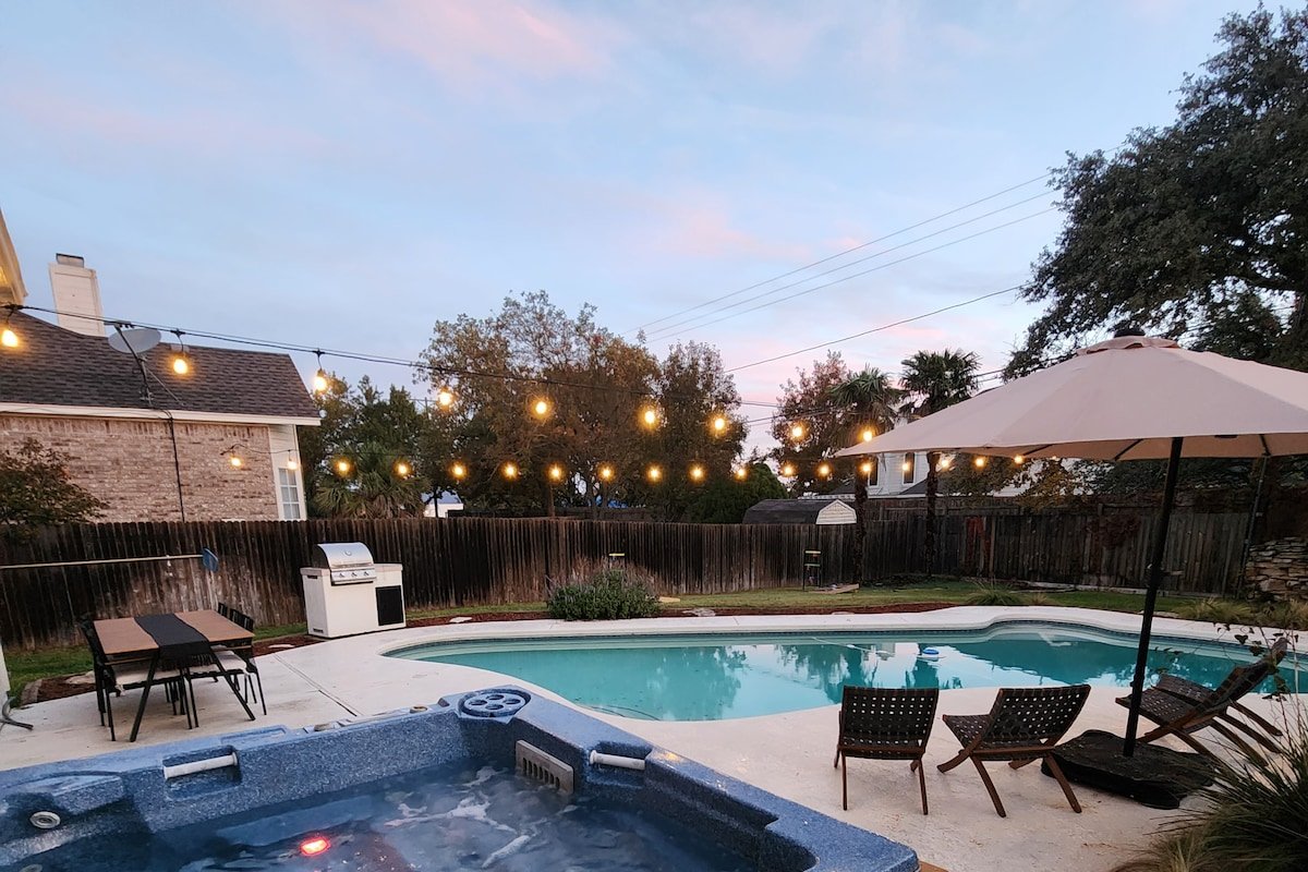 (Midterm) 5BD 3BA – Pool•HotTub•Arcade•Theater gallery image 2