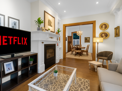 The Downtown Victorian – 5BR – Private Yard ~ BBQ