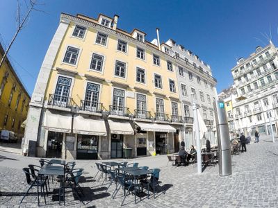 DOWNTOWN SEAVIEW APARTMENT