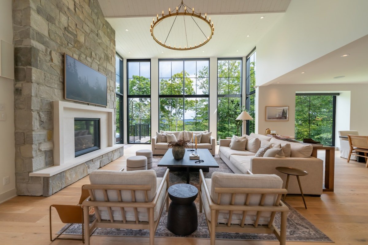 7,000sf chalet w/hot tub, firepit, chef’s kitchen gallery image 5