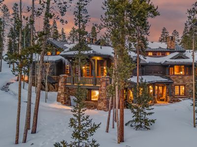 Magnificent + Theater + Hot Tub | Alpine Grandeur
