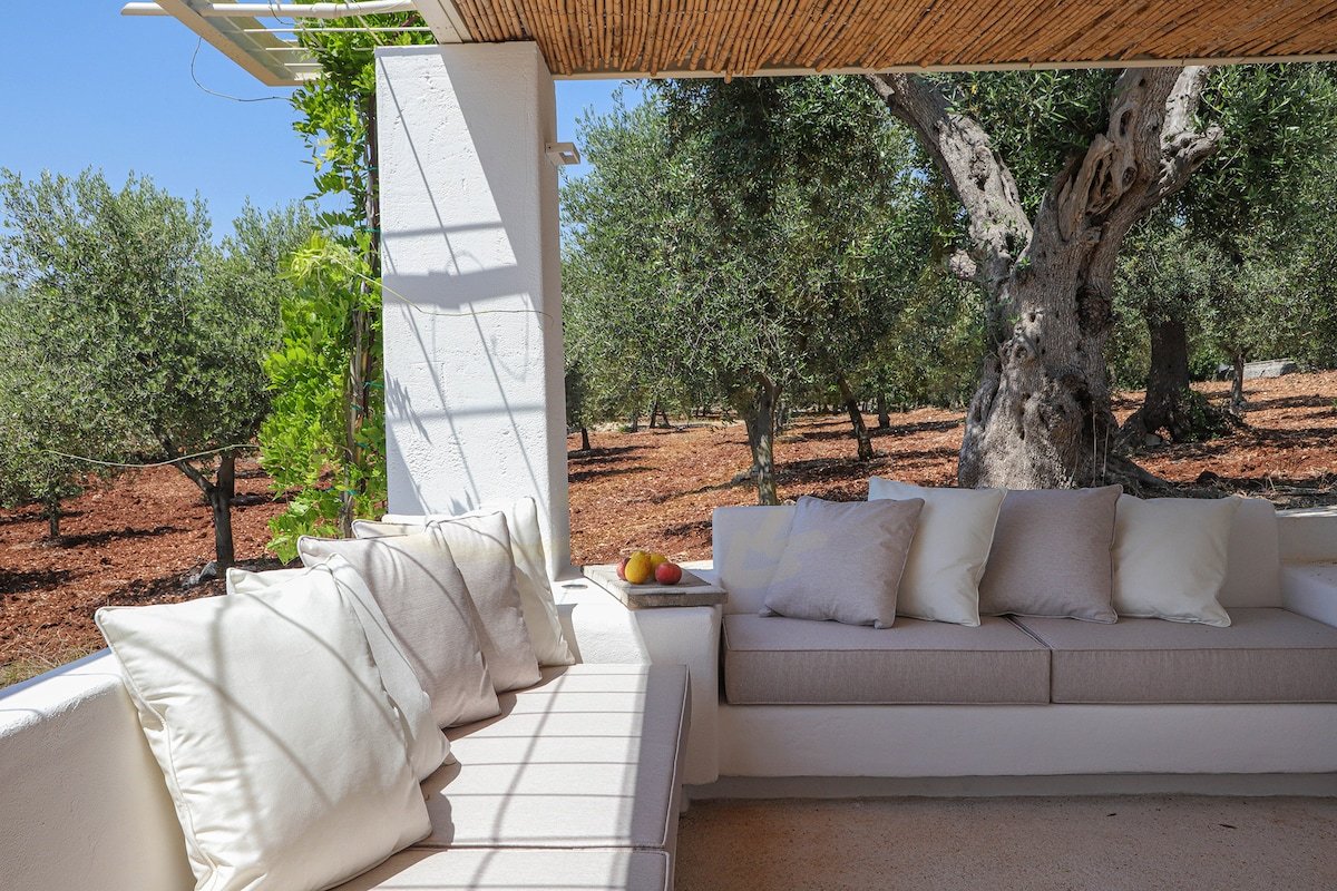 TD Casa Lulù Panoramic Pool Over Med Scrub gallery image 5