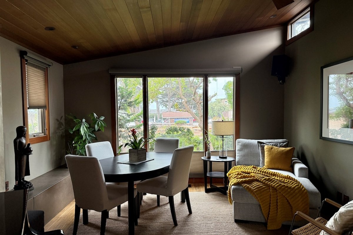 Luxury Zen Beach Home w/Hot Tub 1 block to Beach gallery image 5