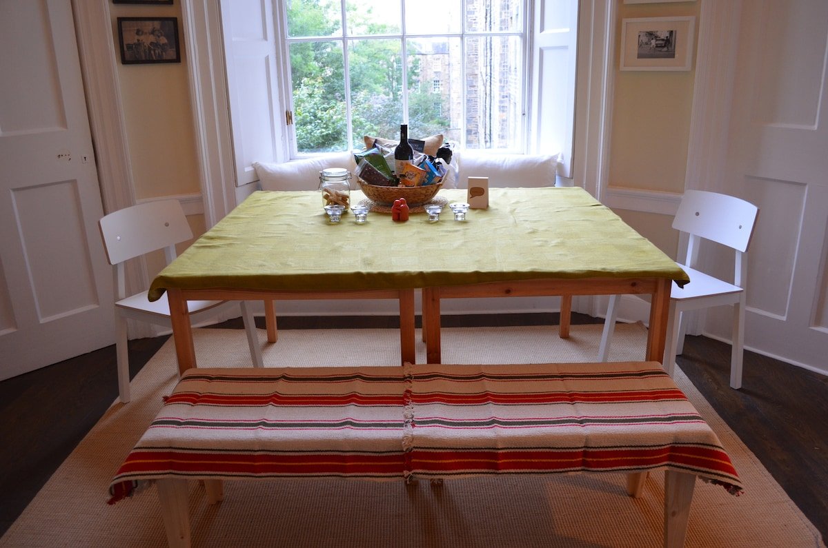 Stylish New Town Home gallery image 5