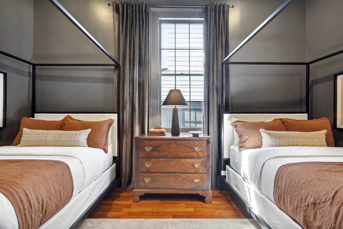 5 Bedroom Designer Home on Magazine | Pool & Spa gallery image 4