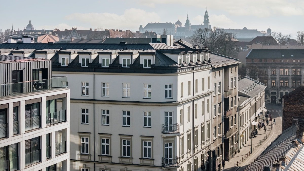 Royal Retreat: Wellness, Jacuzzi & Sauna gallery image 2