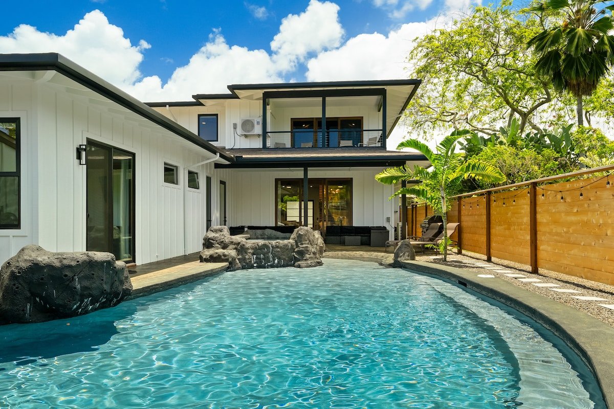 Private Lagoon Pool and Jacuzzi & Theater! gallery image 4