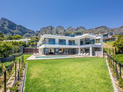 Spectacular 6-Bedroom Oasis in Camps Bay