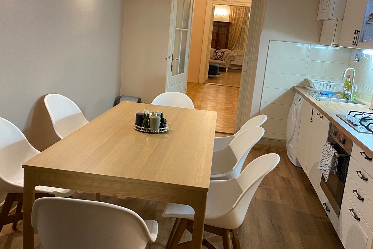 Huge 3bdr Charles Bridge Oldtown Apartment Centrum gallery image 3