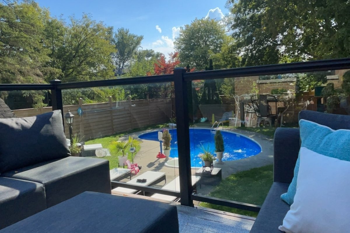 Luxury 2bedroom Unit in the city/heated salt pool. gallery image 4