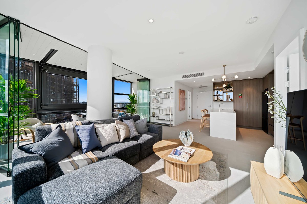 Bright & Airy 2BR with Prime City Address