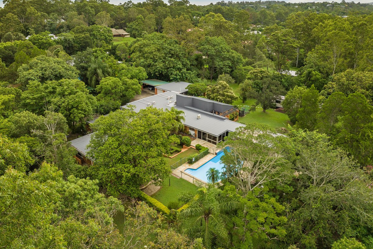 9 Bedrooms | 2 Dwellings | Pool | Spa | Acreage