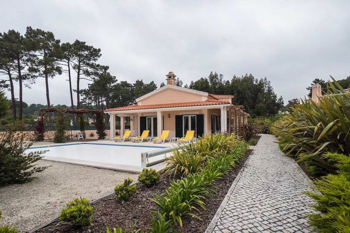 Amazing spacious home, 5 BR, near beach and golf gallery image 3