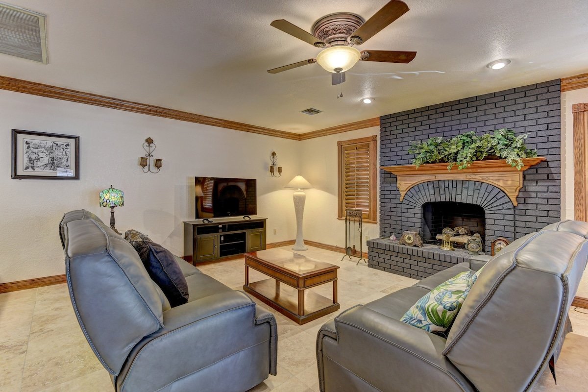 Luxury Villa 4 mile to strip/Convention Center gallery image 5