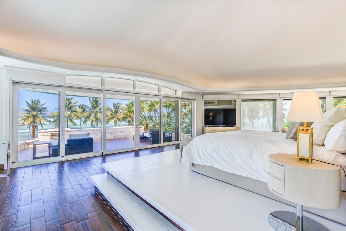 Luxury Beachfront Escape – Blue Oasis gallery image 3