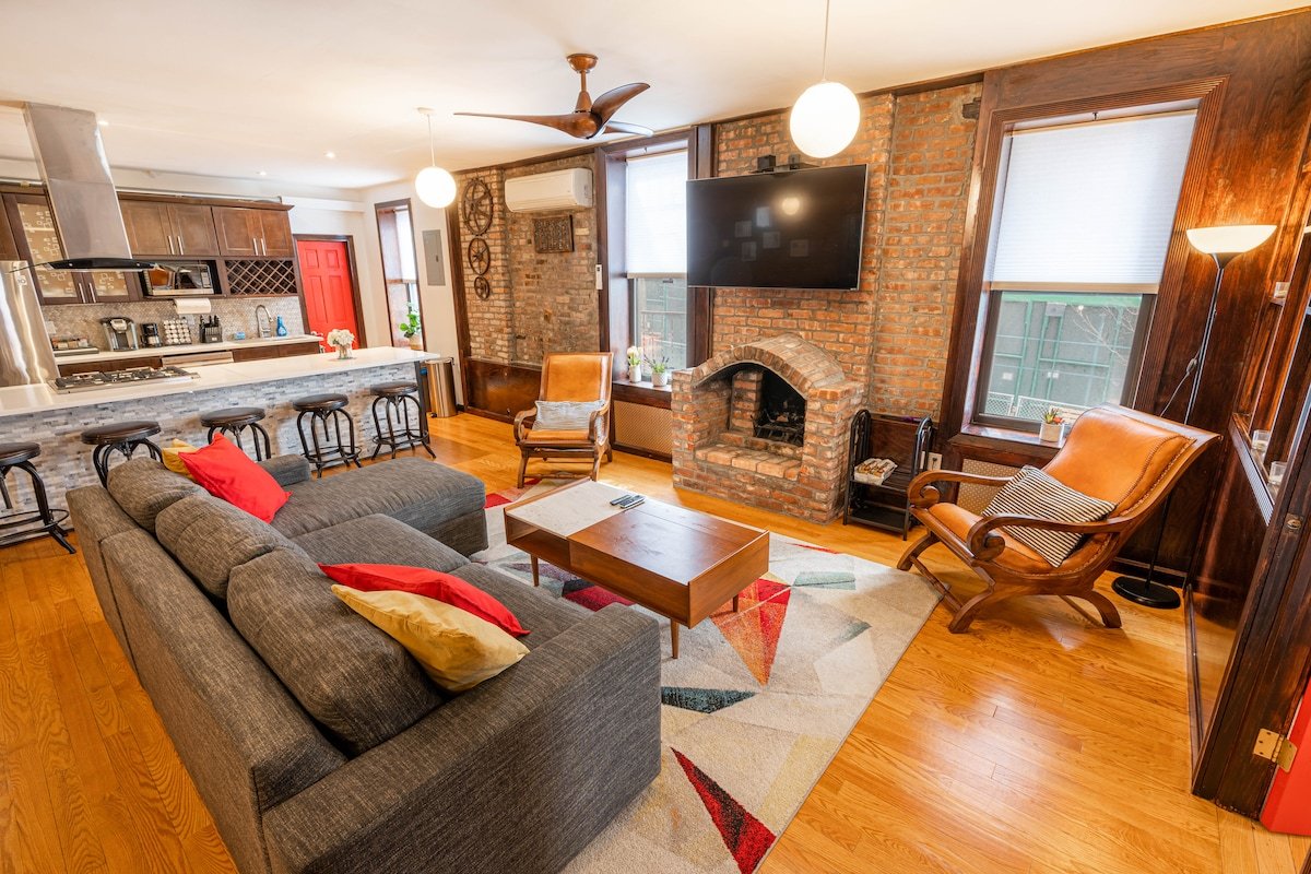 Private two bdrm w/ Rooftop Prime Park Slope gallery image 3