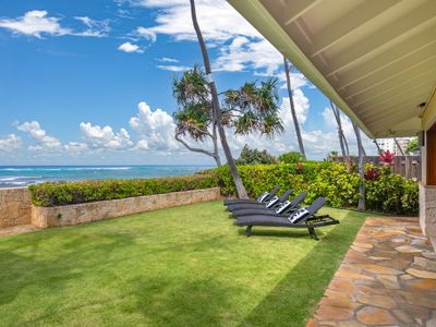 Hale Makai at Diamond Head: Stunning Oceanfront