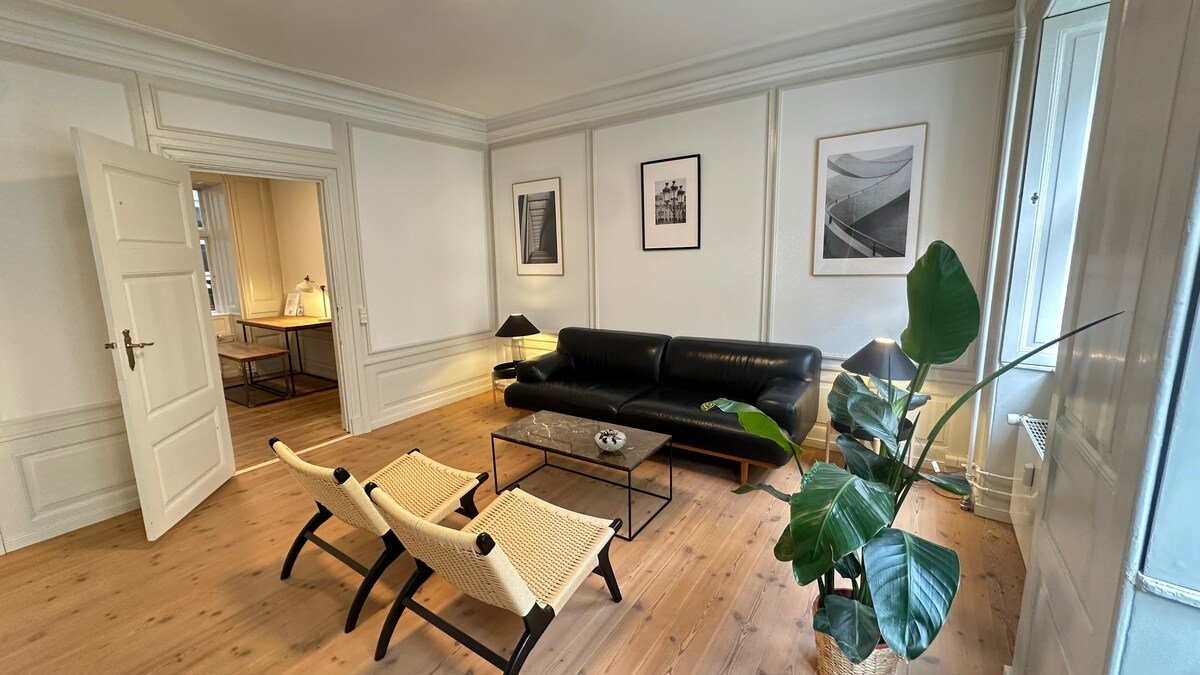 Admiral’s apartment I gallery image 2