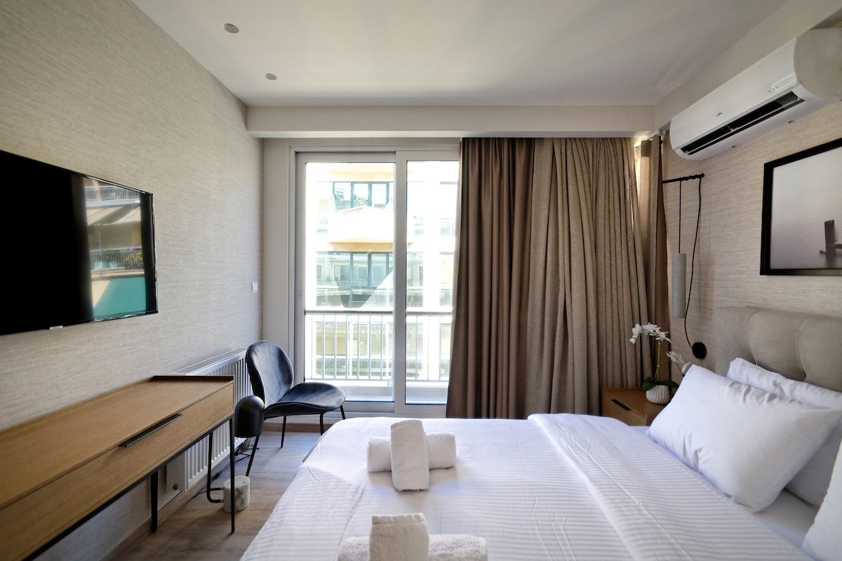 Deluxe Apartment in Athens, 5 mins walk to Metro gallery image 3