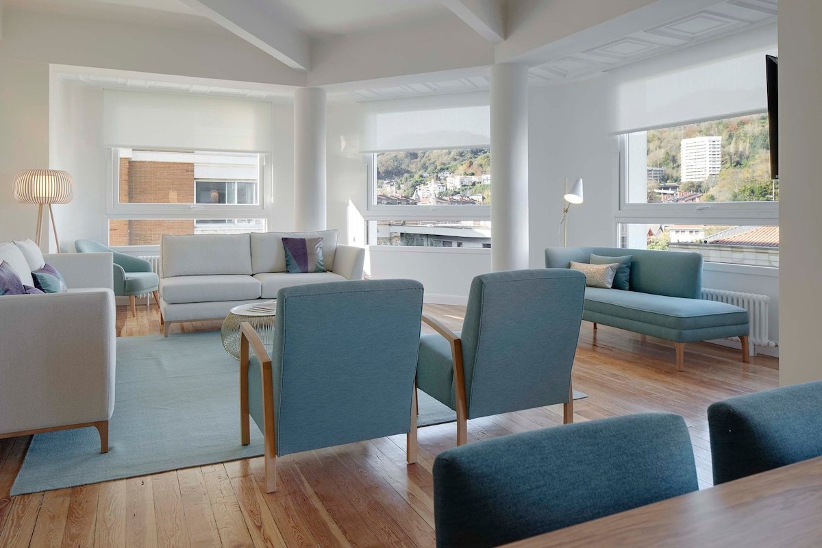 Mayflower by FeelFree Rentals gallery image 4