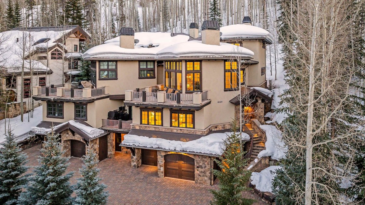 West Vail Retreat | Steps to Ski + Private Hot Tub