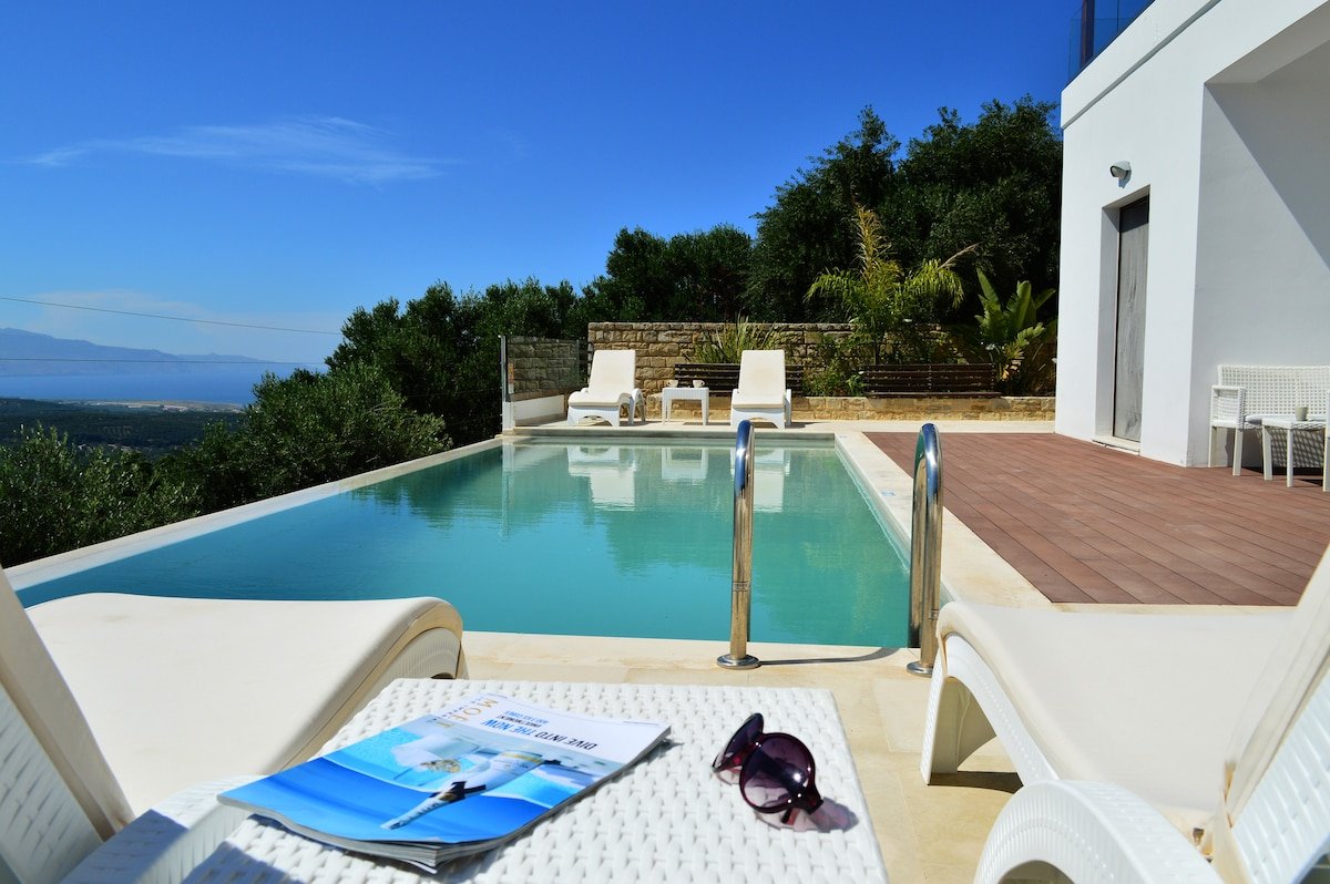 BBQ+Outdoor Kitchen*Taverna at 1km* Sea View*Wifi gallery image 2