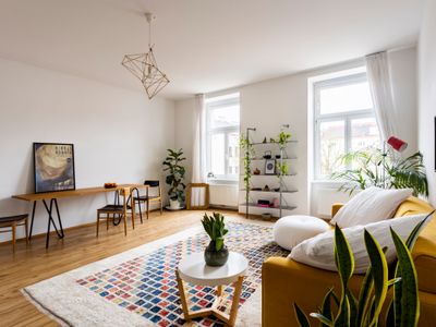 Designer Central Apartment in hip neighborhood