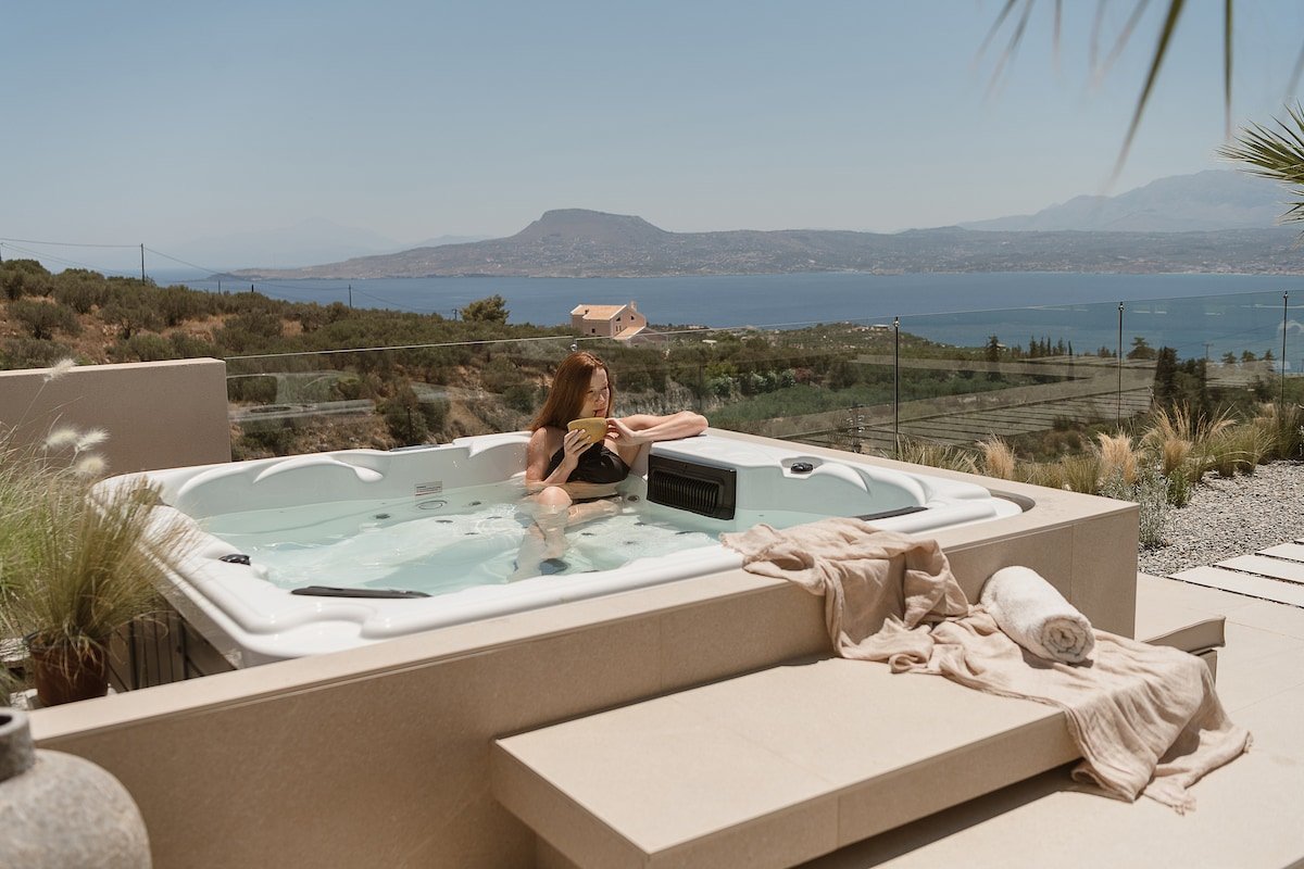 Villa Niolos I, Elegant Villa with Souda Bay Views gallery image 4