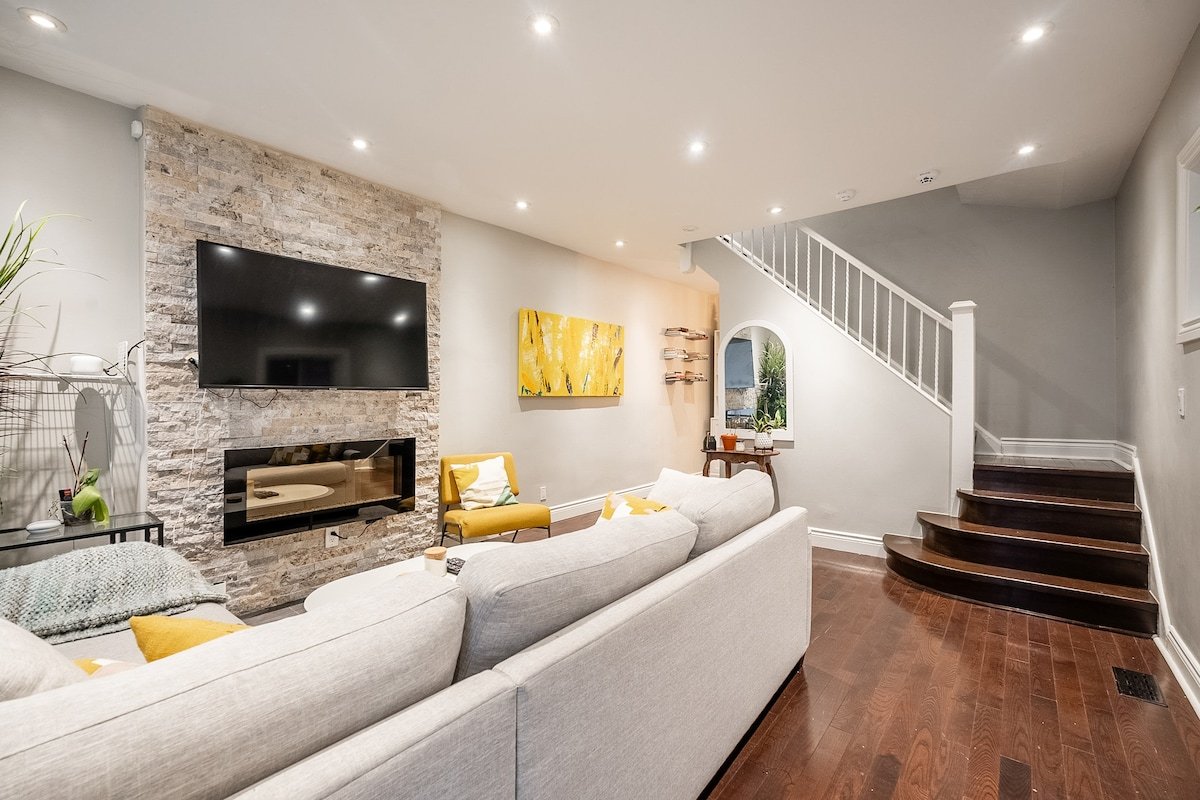 Wychwood Haven: Modern 3 bdrm gallery image 3