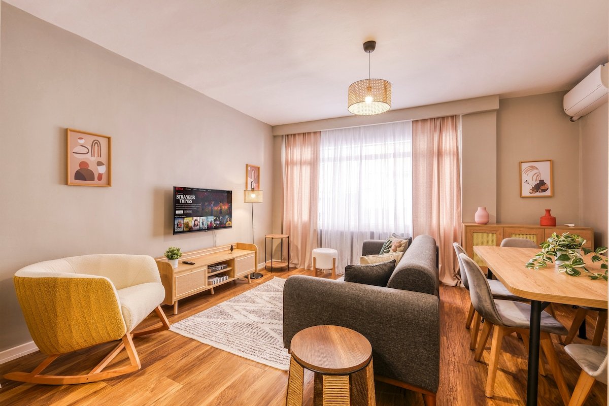 (12)Modern, 3BR, @Best Location! gallery image 2