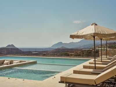 Hue Villa, Stunning Southern Beaches