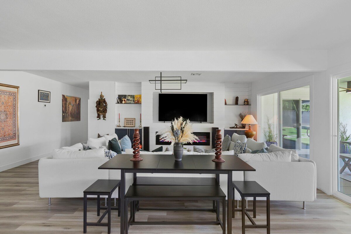 On Strip, 4x Luxurious King Bedrooms gallery image 3