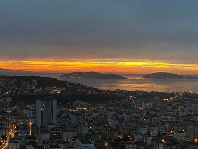 Large duplex with 2 bedrooms and 2 bathrooms