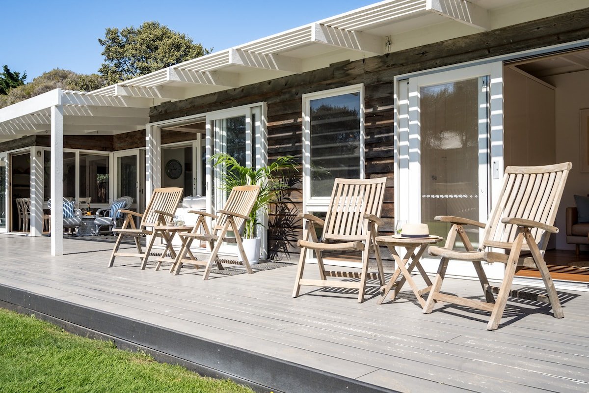 Beach House Blairgowrie. Walk to beach gallery image 3