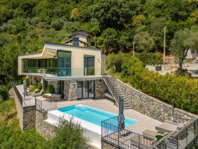 Villa Alisma Views & Luxe Stay