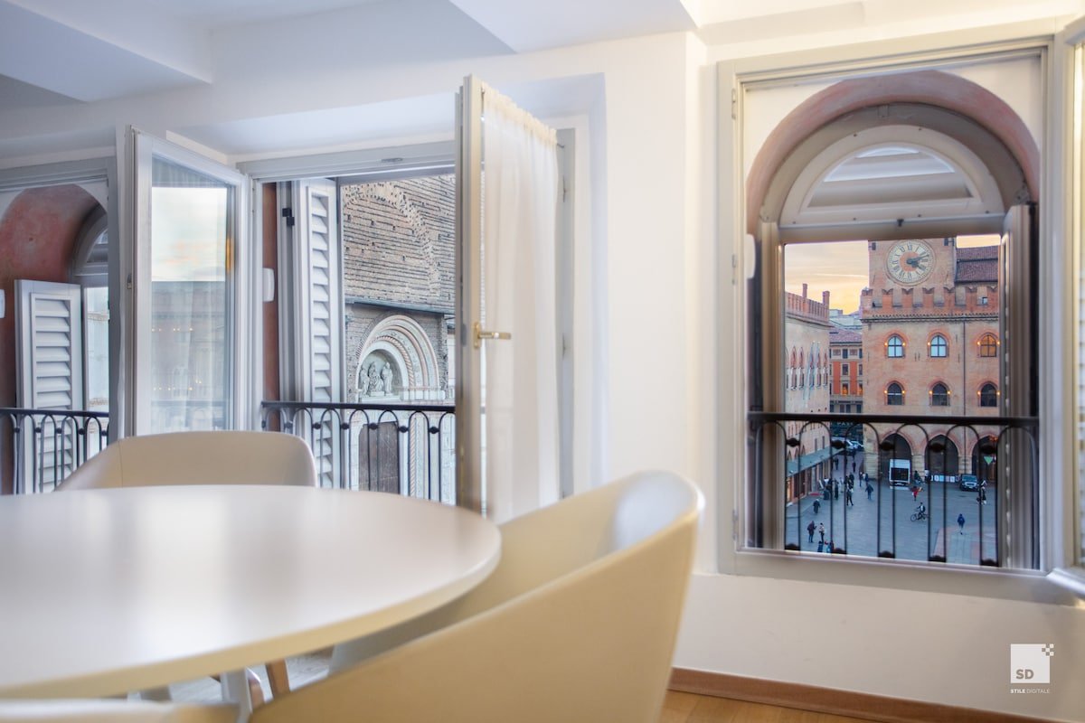 Urbanicooh Asinelli – Piazza Maggiore View gallery image 4