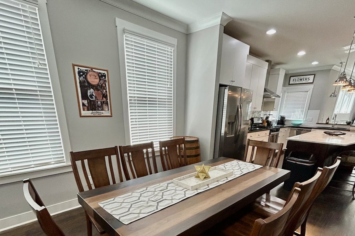 ⭐️🎻⭐️MUSIC CITY CENTRAL•ARCADE•AIR HOCKEY•FOOSBALL⭐️⭐️ gallery image 3