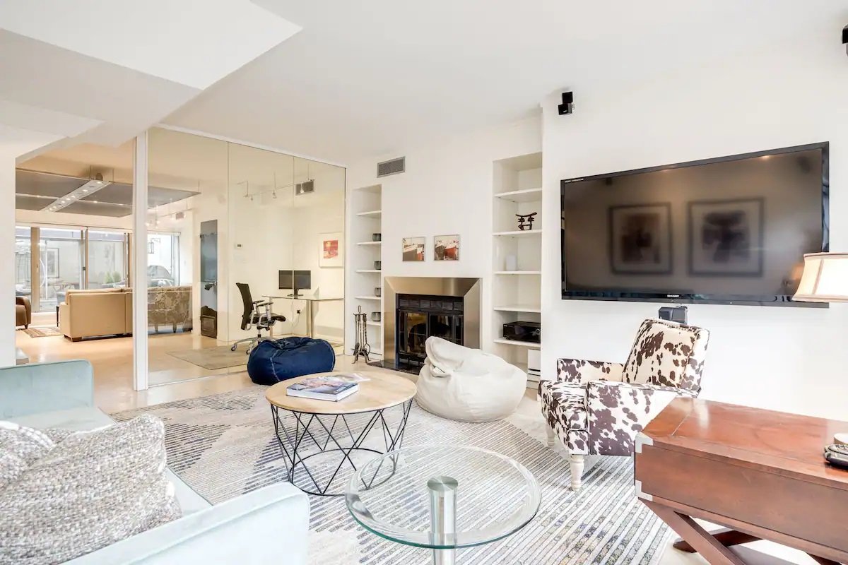 Yorkville Penthouse- Private Rooftop & Parking 307