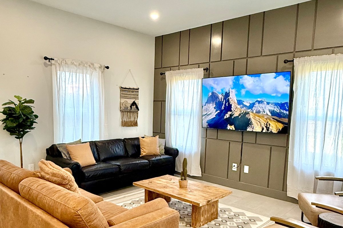 *New* 5 min to Downtown FW, Southwestern Vibes, EV gallery image 3