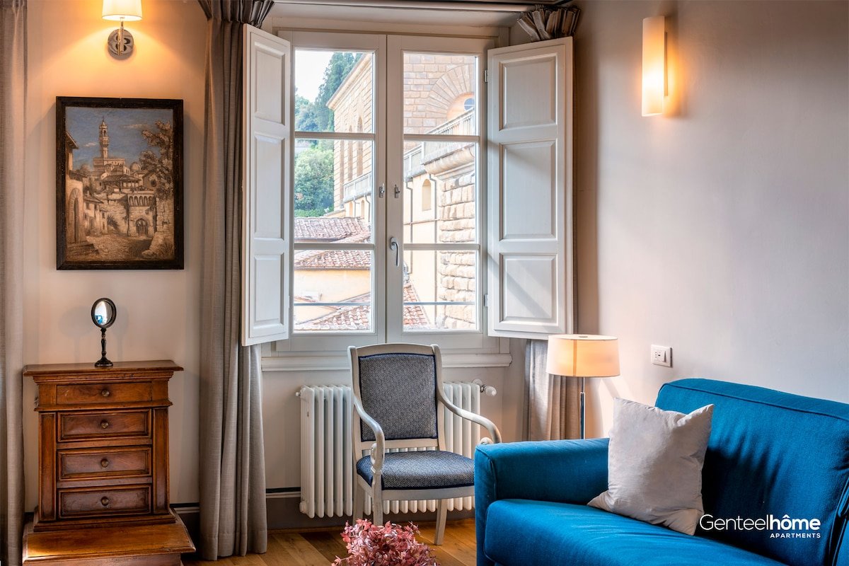Florence Center 4BR Apt with Piazza Views. Pitti I gallery image 2
