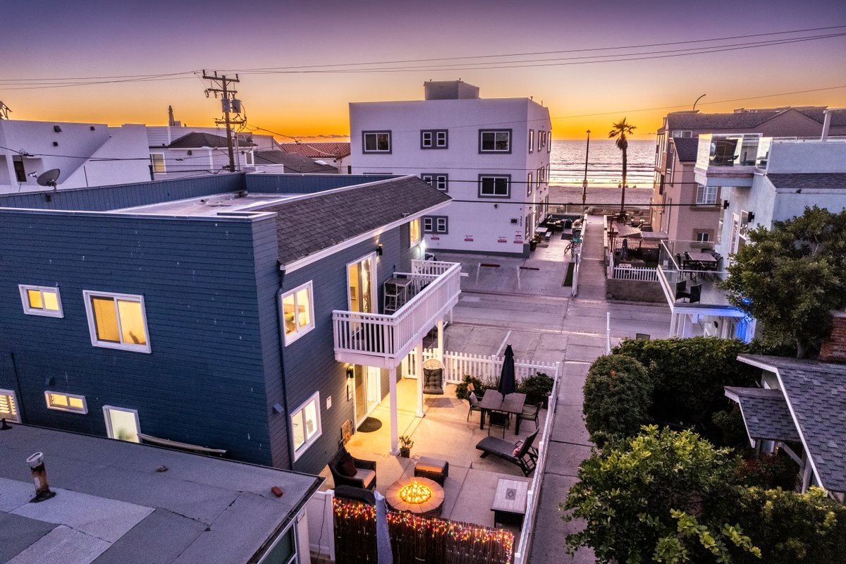 Beach Villa w/Views, Patio Firepit, AC, Parking