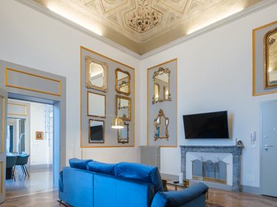 [Luxury] Affreschi Carracci • Piazza Maggiore