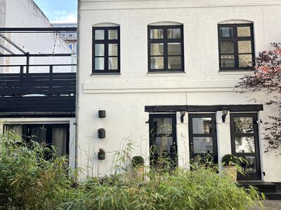 203m2 Townhouse with Rooftop & Courtyard Prime Loc