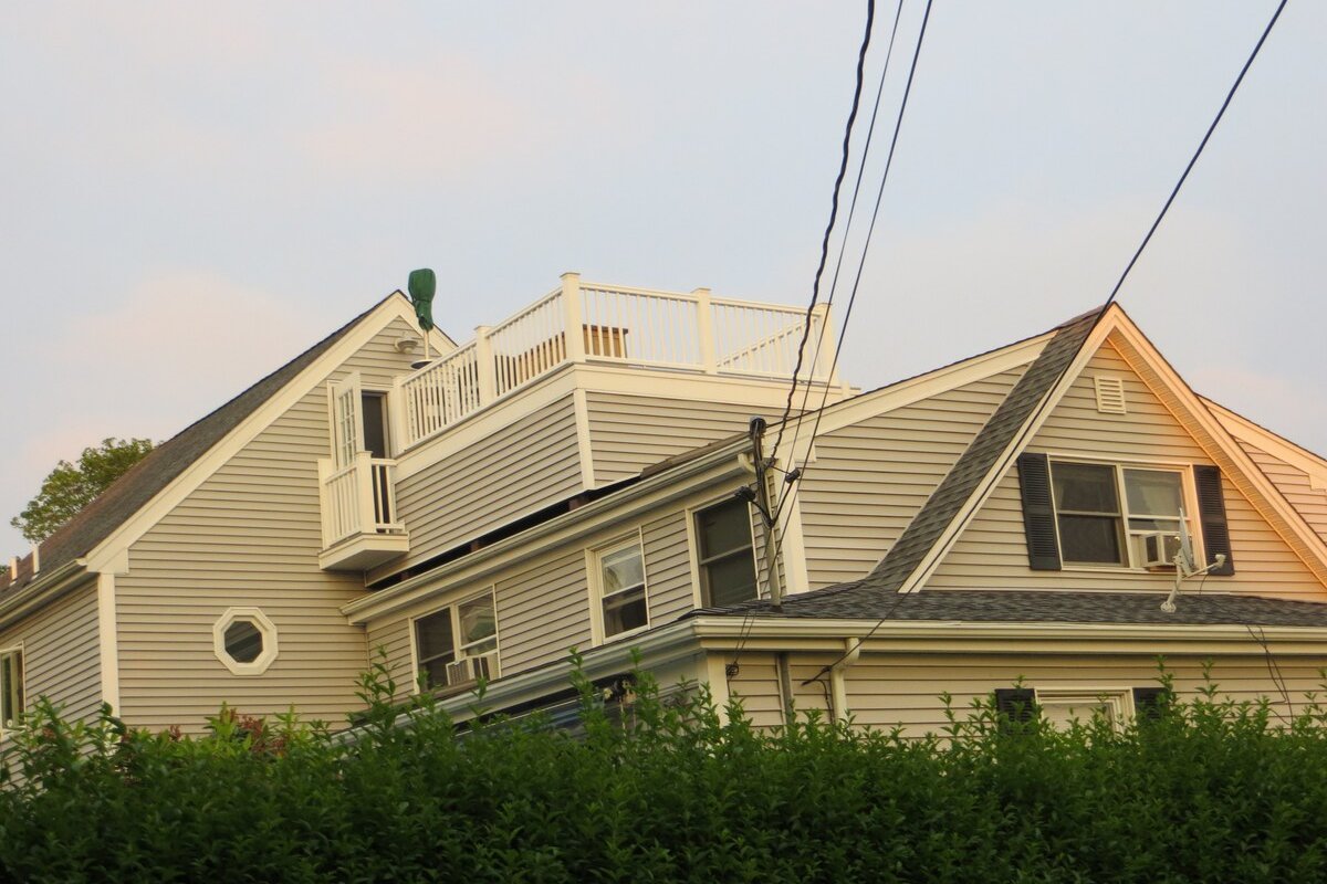 Walk 2 beach, huge deck off new kitchen, roof deck gallery image 3
