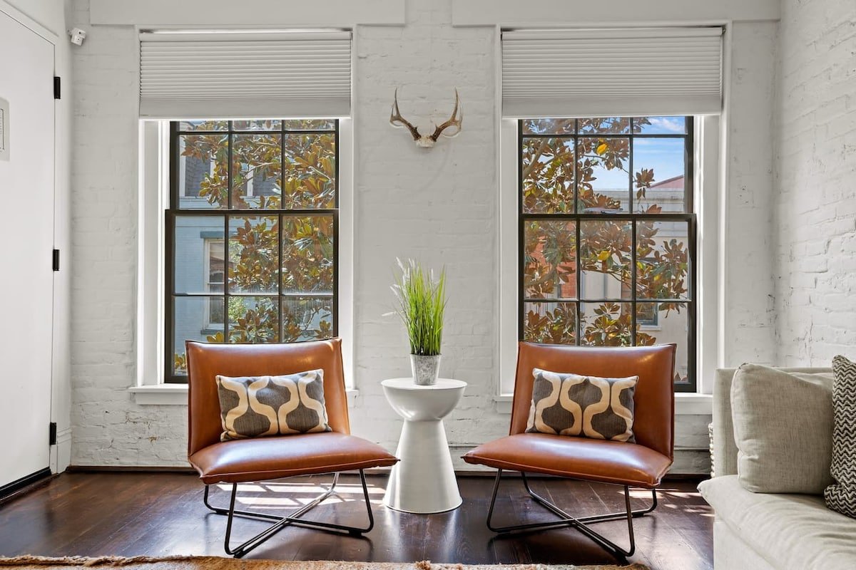 Group-Friendly Suite • Near Bourbon Street gallery image 3