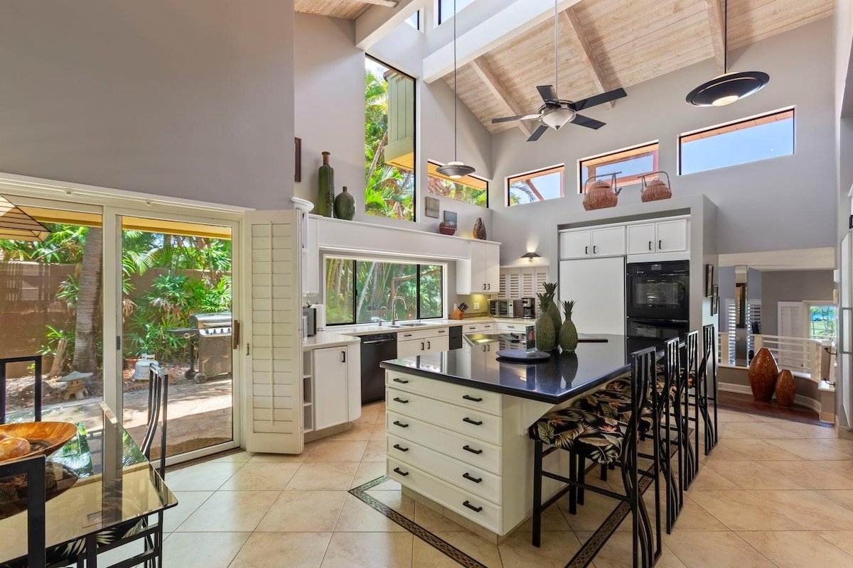 Ka’anapali Home with ocean & golf course views gallery image 4