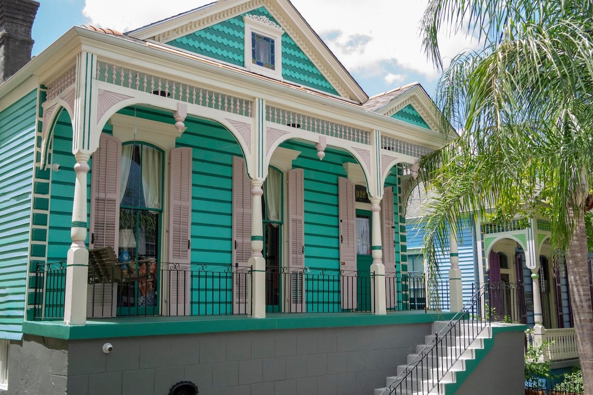 Huge Historic Luxury French Quarter, Salt Pool/Spa gallery image 4